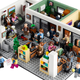 Imagen para el artículo titulado Parkour! Lo nuevo de Lego es un kit de The Office con 15 figuras y una engrapadora cubierta en gelatina